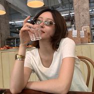 白白与白抖音达人头像