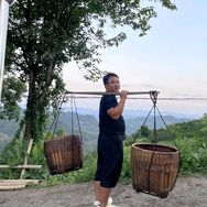 疯狂小雨 [乡村土特产]抖音达人头像