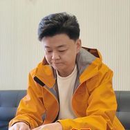 吴千万（小助理）抖音达人头像