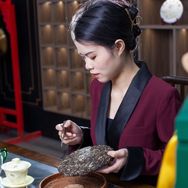 悠悠（老六）普洱茶抖音达人头像