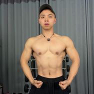 健身教练阿伟（线上1v1指导）抖音达人头像