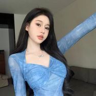洋洋轻奢服装店抖音达人头像