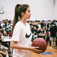 182的沁纯抖音达人头像