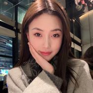 徐灵凤私服抖音号头像