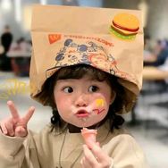 妮妮小吃货抖音达人头像