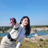 远飞的旅行箱抖音达人头像