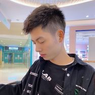 老吴很帅抖音达人头像