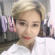 卖卫衣的小姐姐抖音达人头像
