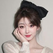 小梁同学爱美食抖音达人头像
