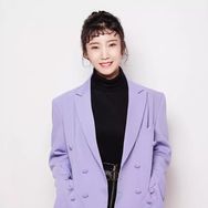 青岛女孩卖手机1抖音达人头像