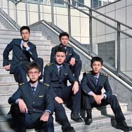 努力要上天✈️抖音达人头像