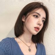 不爱吃榴莲的Nana抖音达人头像