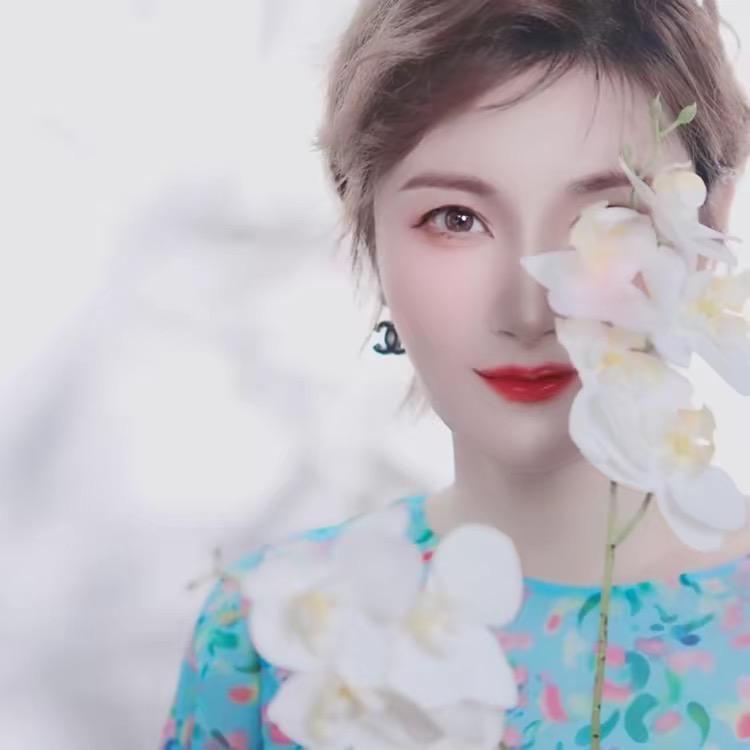 十万件顶奢女装狂甩，十秒一款！直播封面