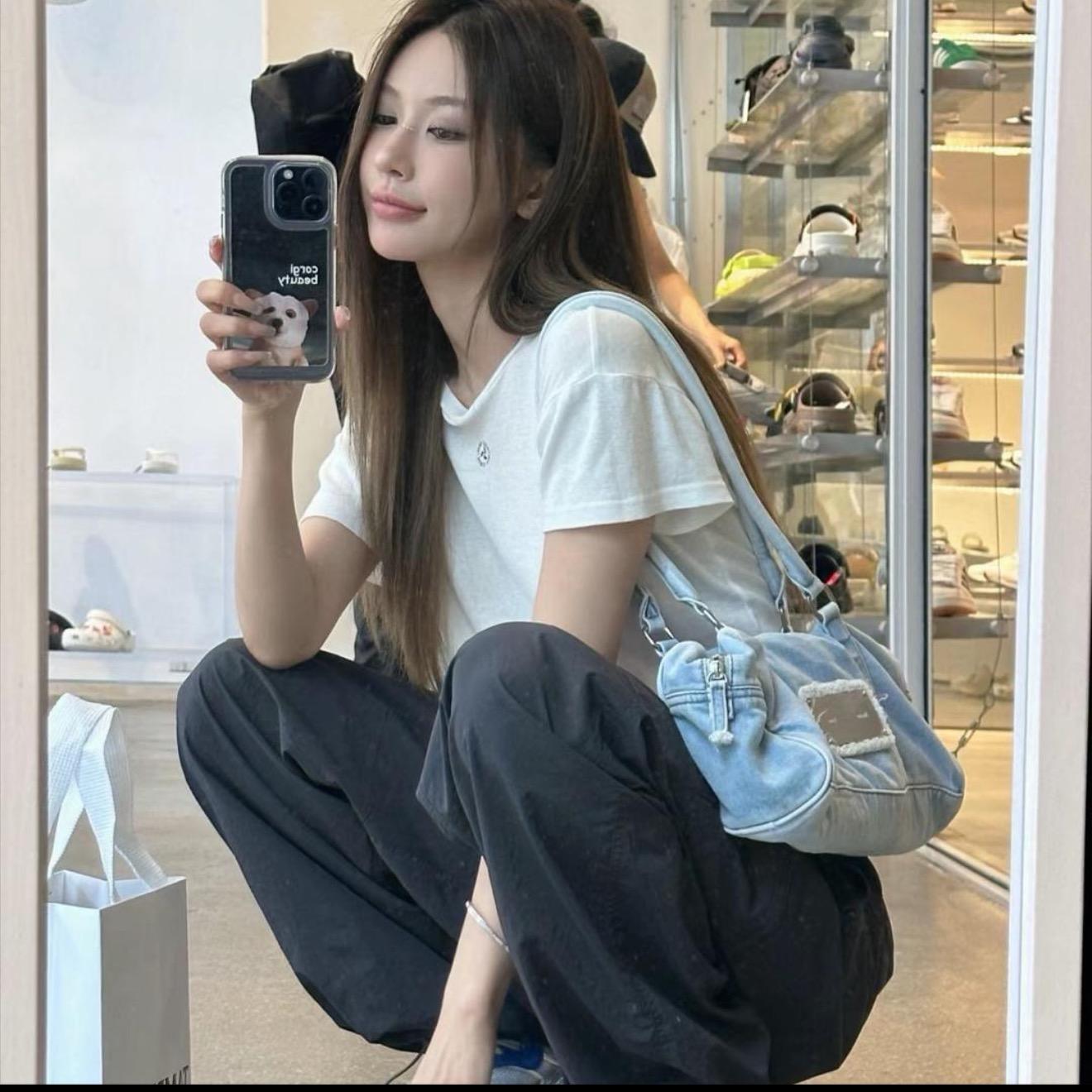 进来就出不去…直播封面