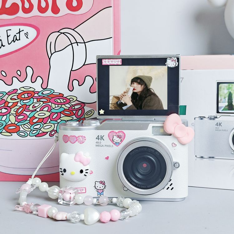【61专属礼物】HelloKitty可爱翻盖CCD相机学生随身平价数码照相机