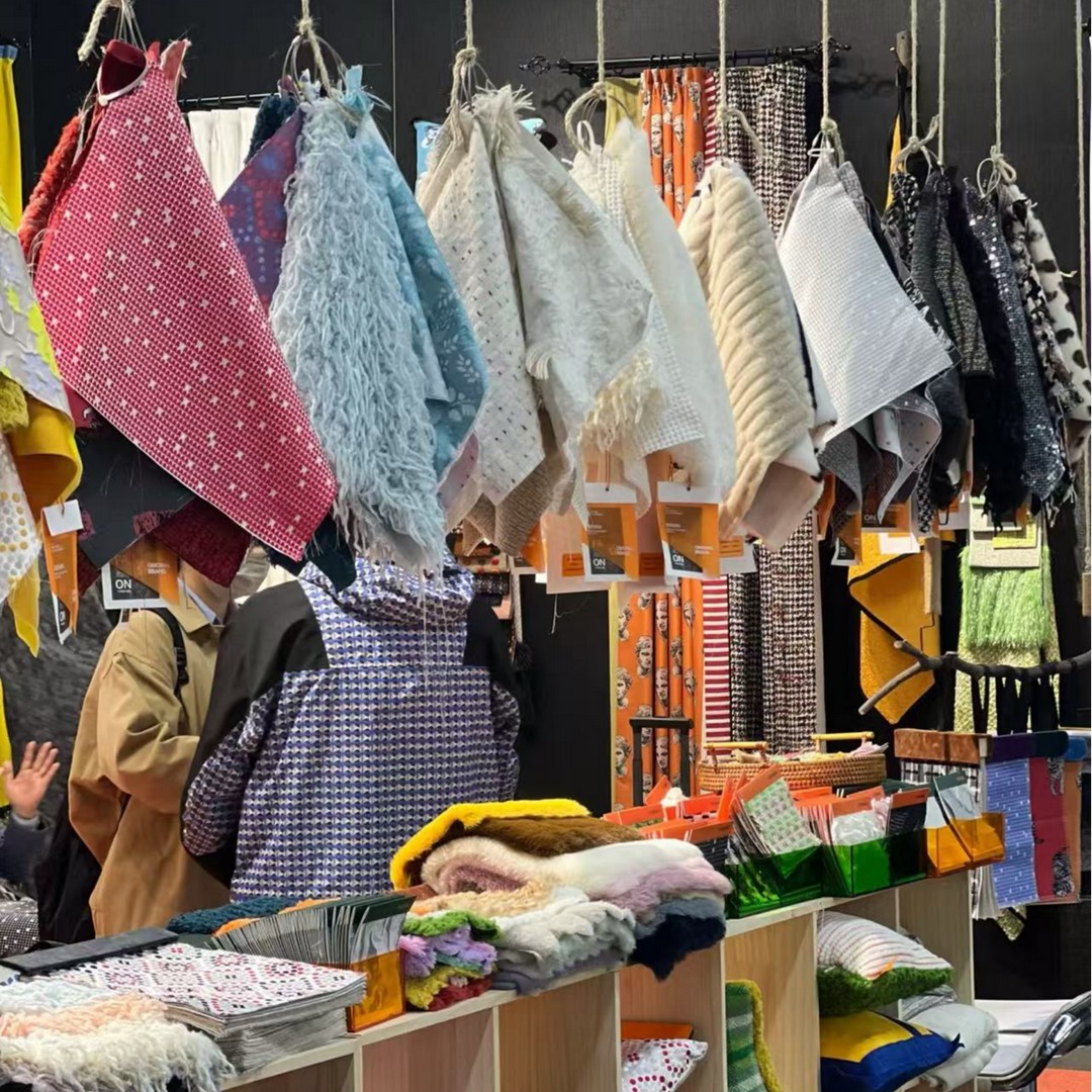 进口时装精品布料定制产品不支持退换商品图