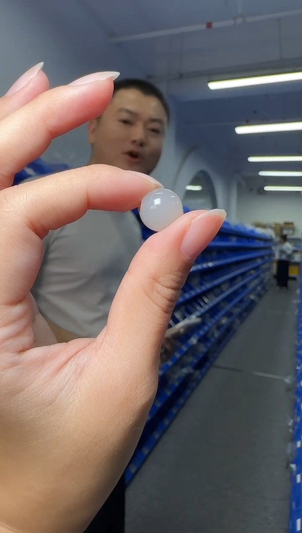 吊坠(不含链)和田玉18K金镶嵌约12mm和田玉烟紫圆珠吊坠商品图