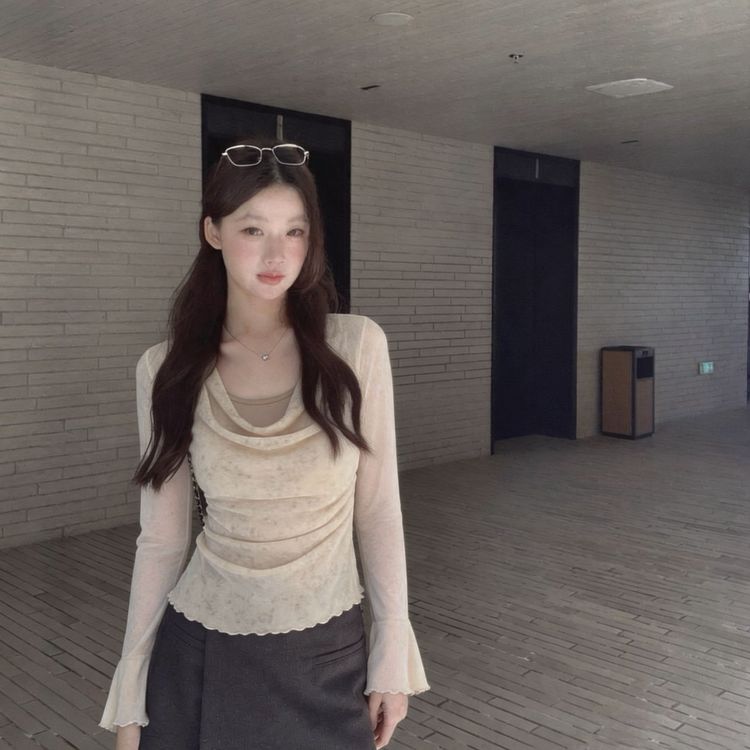 法式温柔荡领长袖T恤蕾丝拼接修身显瘦气质不规则上衣商品图