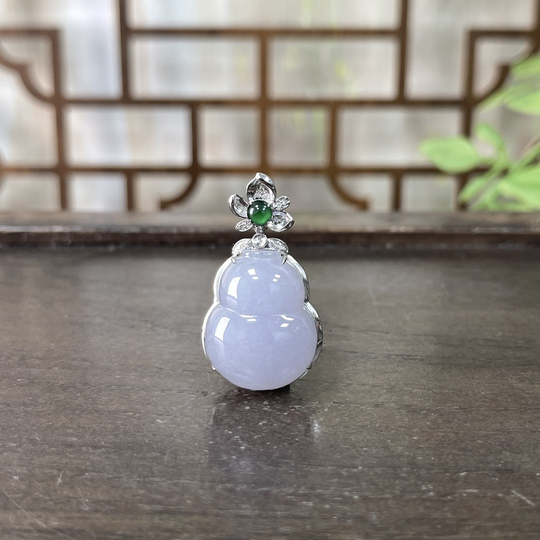 Lot-HY20260802516 天然缅甸A货翡翠 18K镶嵌葫芦商品图