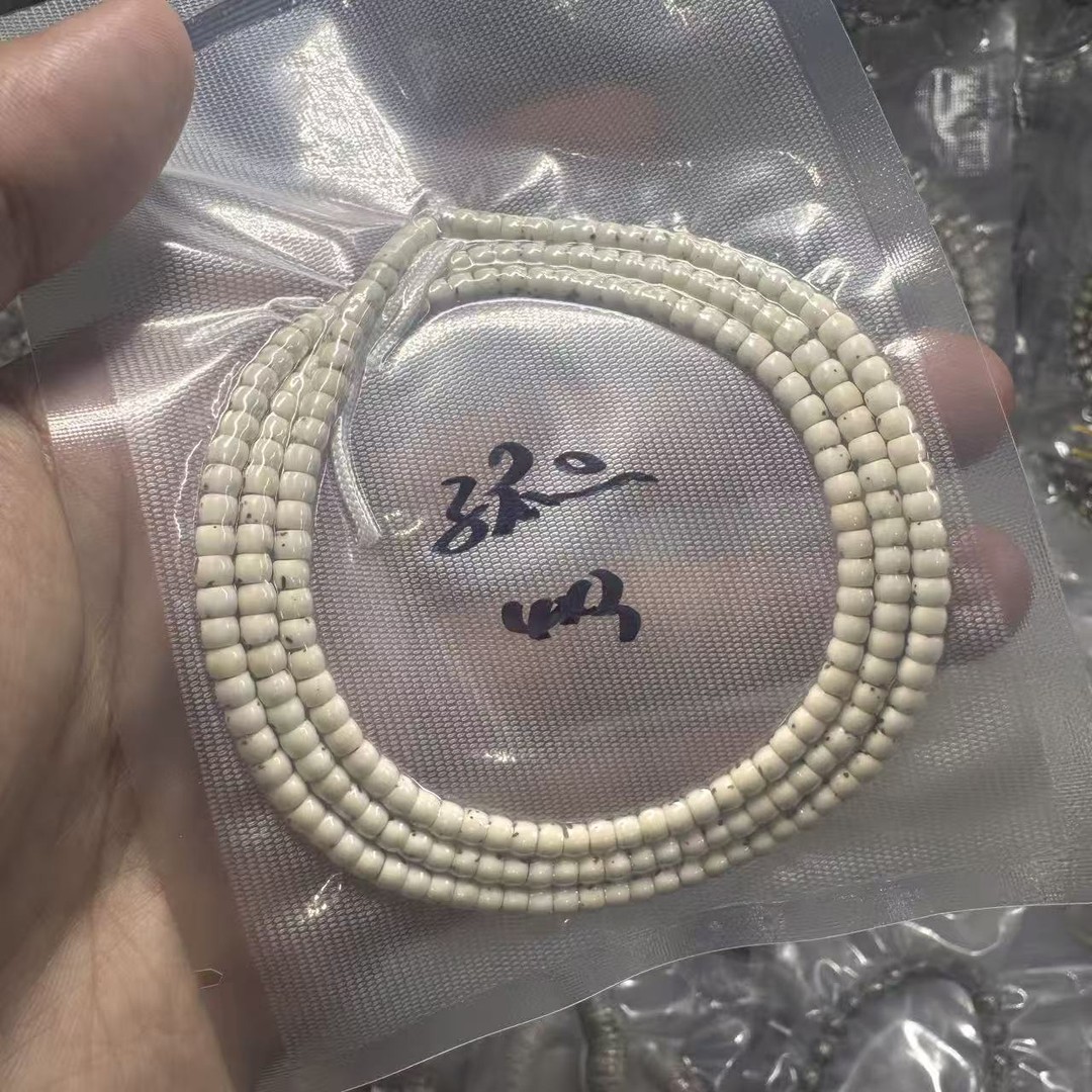 E3271“数星星数据线”原生态星月菩提 4*3mm 左右 108 长串商品图