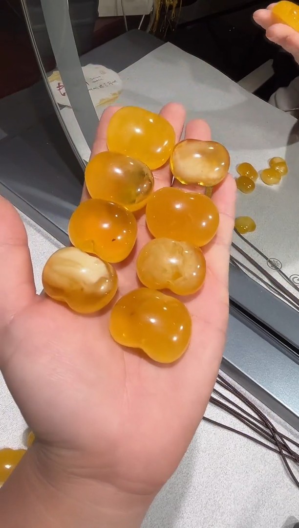 蜜蜡未镶嵌颈饰琥珀蜜蜡吊坠微瑕多样性发一条商品图