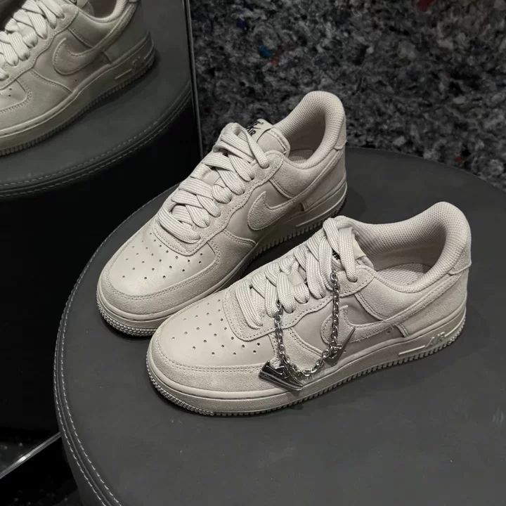 【滔搏联动】耐克女子平底板鞋新款运动鞋NIKEAIRFORCE1 IV6042-236商品图