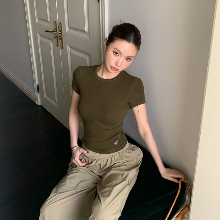 番茄妹妹Tomatosister针织圆领正肩短袖T恤女2026紧身刺绣上衣女商品图