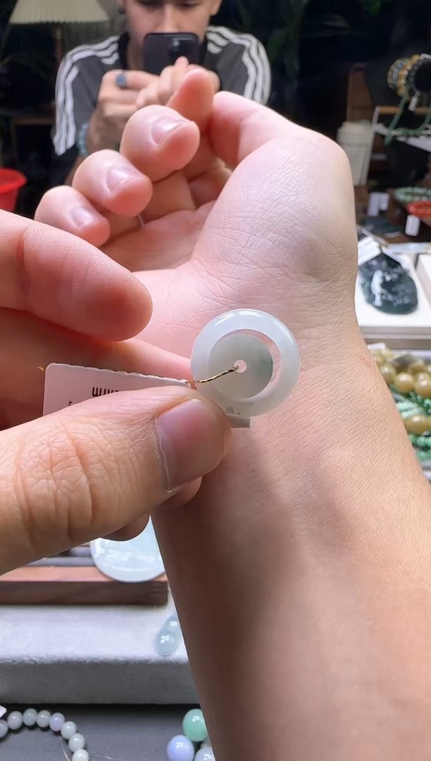 翡翠未镶嵌吊坠(不含链)11 天然A货翡翠飘花子母扣跑环商品图