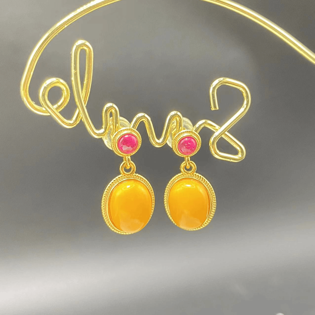【铭记珠宝】S925银镶蜜蜡耳饰25-M03L23【尺寸约6*8mm】商品图