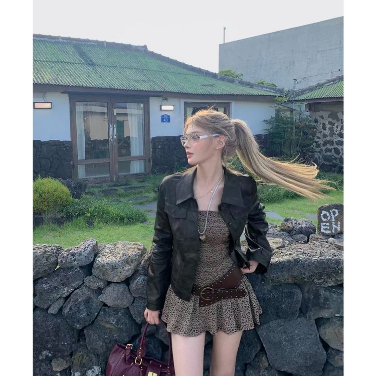 金蘑菇 秋季纯欲辣妹绝美豹纹连衣裙咖色皮衣夹克外套套装4423商品图