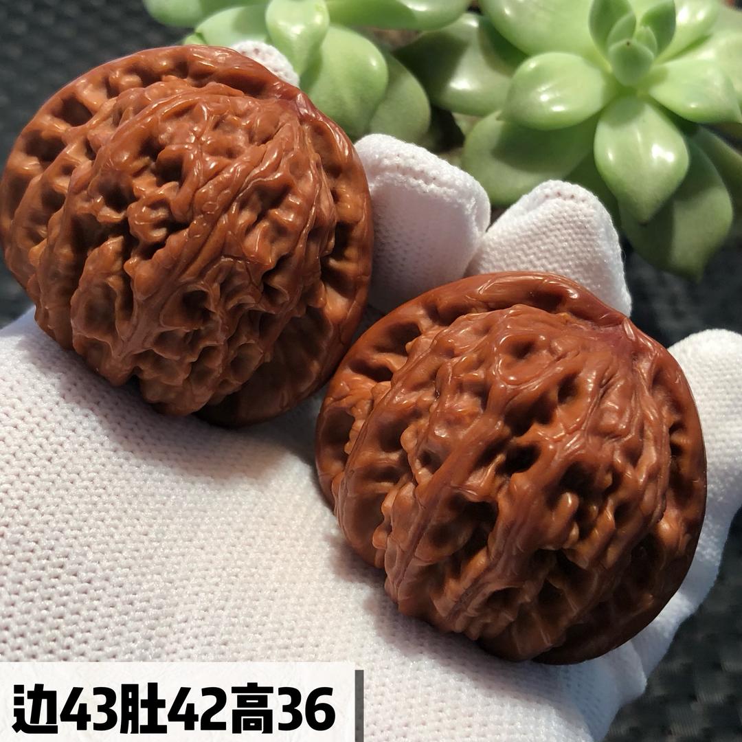 【闷白】闷尖白狮子头粗筋肉纹老树红皮机刷打底文玩核桃29号商品图