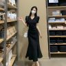 法式V领黑色连衣裙女夏季高级泡泡袖鱼尾裙赫本风收腰褶皱包臀裙商品图