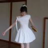 日本进口白色斜肩系带花苞连衣裙女夏小众少女风无袖简约气质显瘦商品图